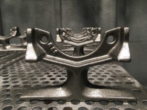 Pieds de radiateur gris fonte (alu magnum decap)